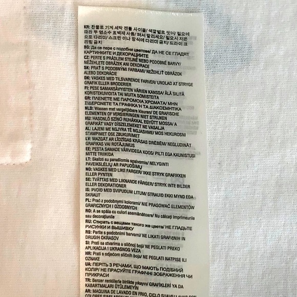 White Cropped Volcom Top with Pocket — ( ! Used ! ) - Picture 4 of 6